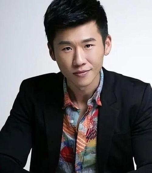 演员王聪的老婆照片,美丽动人，幸福满满